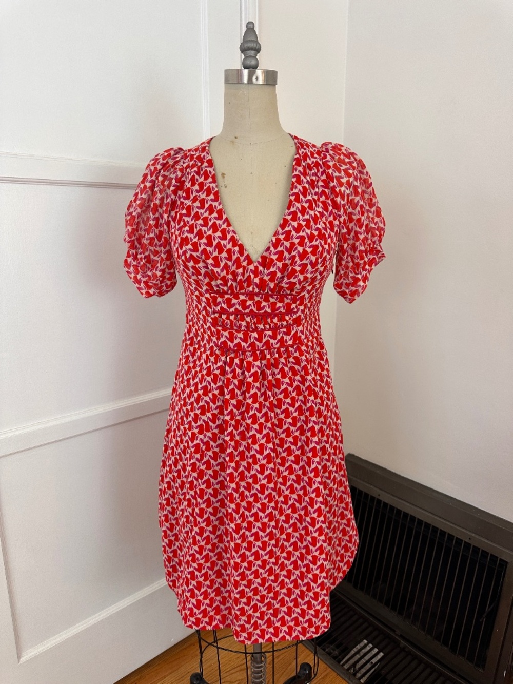 red and white puff sleeve dress